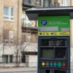 Freiburg erhöht Gebühren für Straßenparkplätze und führt Tagespauschalen ein