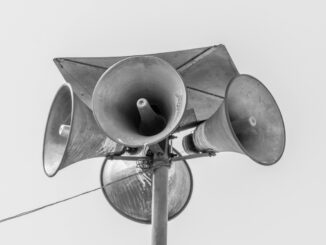 Freiburg führt Sirenenprobe am 28. März durch: Signale für Feueralarm und Entwarnung