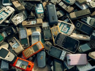 Freiburg verzeichnet Rekord: 656 Alttelefone bei Sammelaktion abgegeben