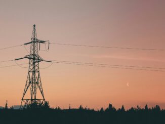 Heidelberg: Arbeiten an Hochspannungsleitung lösen kurzfristige Verkehrsbehinderungen auf der Speyerer Straße aus