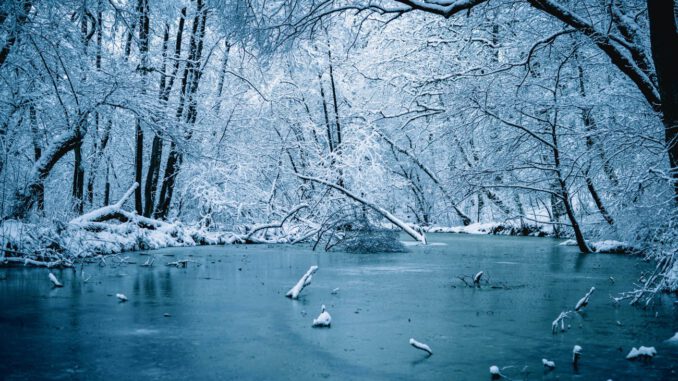 Heilbronn: Stadt weist auf Sperrung der Seenflächen bis zu 15 Zentimeter Eisstärke hin