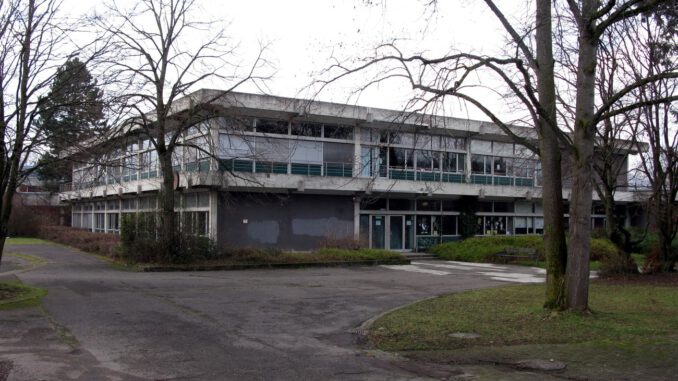 Maschineller Rückbau am Staudinger Schulstandort startet vor Weihnachten Maschineller Rückbau am Staudinger Schulstandort startet vor Weihnachten