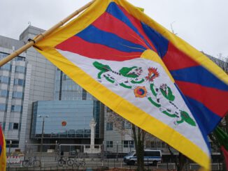 Stuttgart hisst tibetische Flagge am 10. März und erinnert an den Aufstand von 1959